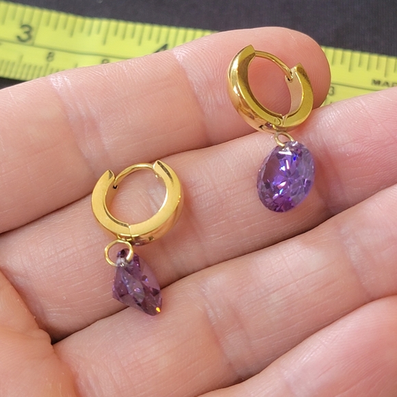 Earrings - Picture 3 of 4